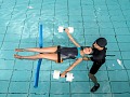 Pływanie jako forma terapii: Skuteczne narzędzie przy różnych schorzeniach